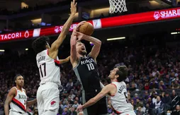 En mode All-Star, le duo Sabonis-Fox maîtrise l’équipe B des Blazers