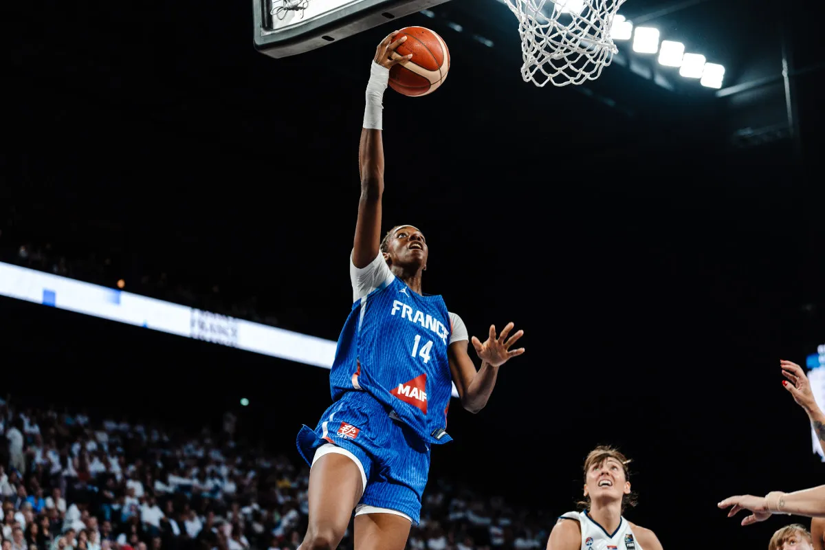 Dominique Malonga avec les Bleues aux JO 2024
