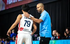Tony Parker, des débuts sur le banc entre rouste et partage
