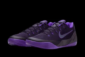 La Kobe 9 Low EM « Purple Dynasty » d’attaque pour 2026