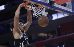 Jericho Sims profite de la fin de saison sans enjeu de Milwaukee