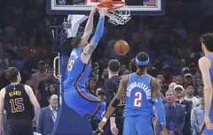Soirée cauchemar des Lakers à OKC : une défaite de 43 points et la blessure de Luka Doncic