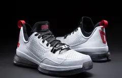 Adidas : Damian Lillard fait encore travailler ses abonnés Twitter