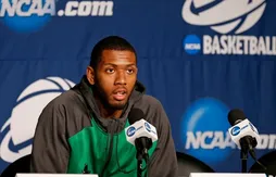 Mike Moser et Chase Buford arrivent sur le banc des Nuggets