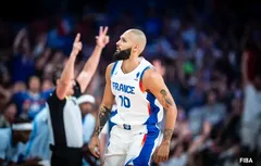 Vincent Collet juge “inacceptables” les critiques d’Evan Fournier