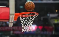 Ce jour où la NBA a eu l’idée saugrenue de placer le panier à 3m65 !