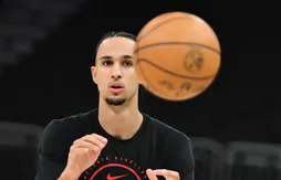 Zaccharie Risacher a passé son 21e anniversaire au bout du banc