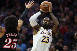 LeBron James sort le grand jeu pour faire plier les Sixers