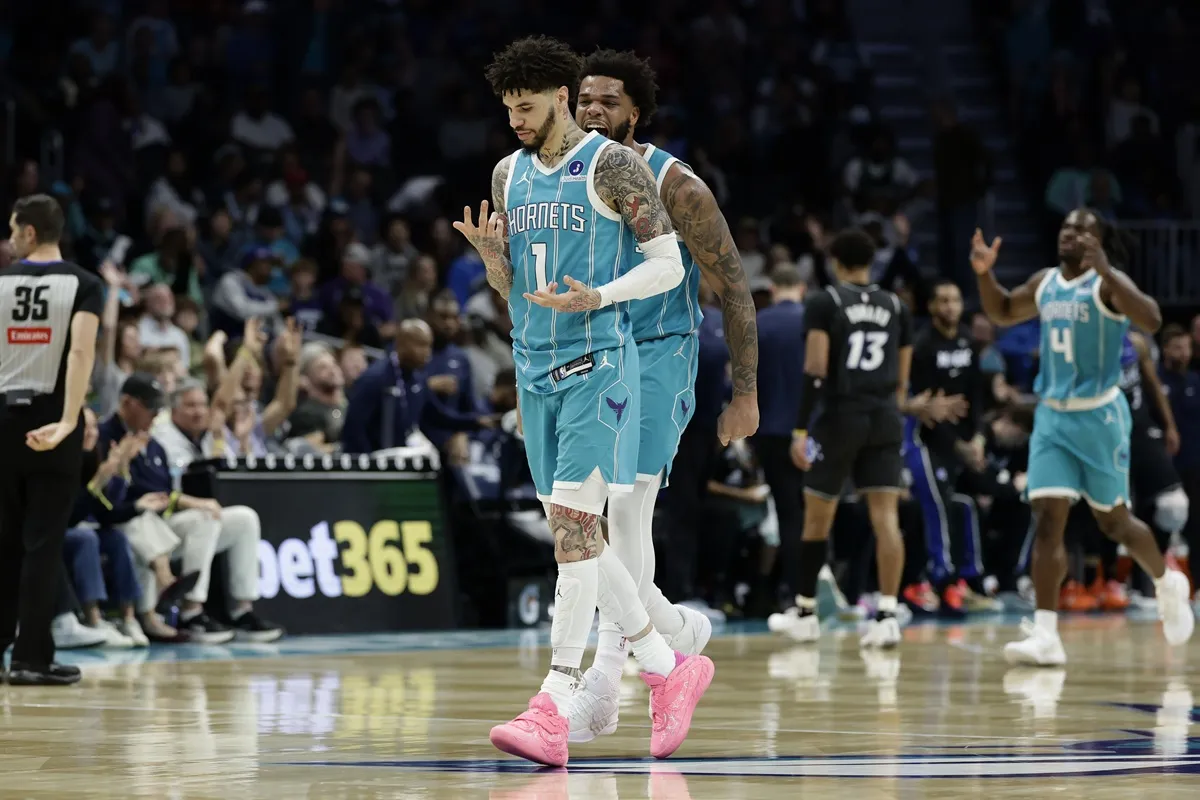 LaMelo Ball (Hornets) contre le Magic