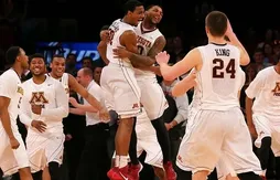 Le fils de Rick Pitino domine Larry Brown en finale du NIT