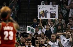 Quand les fans de Boston chambrent LeBron James