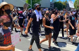 Stephen Curry, Klay Thompson et les Warriors mobilisés dans une manifestation à Oakland