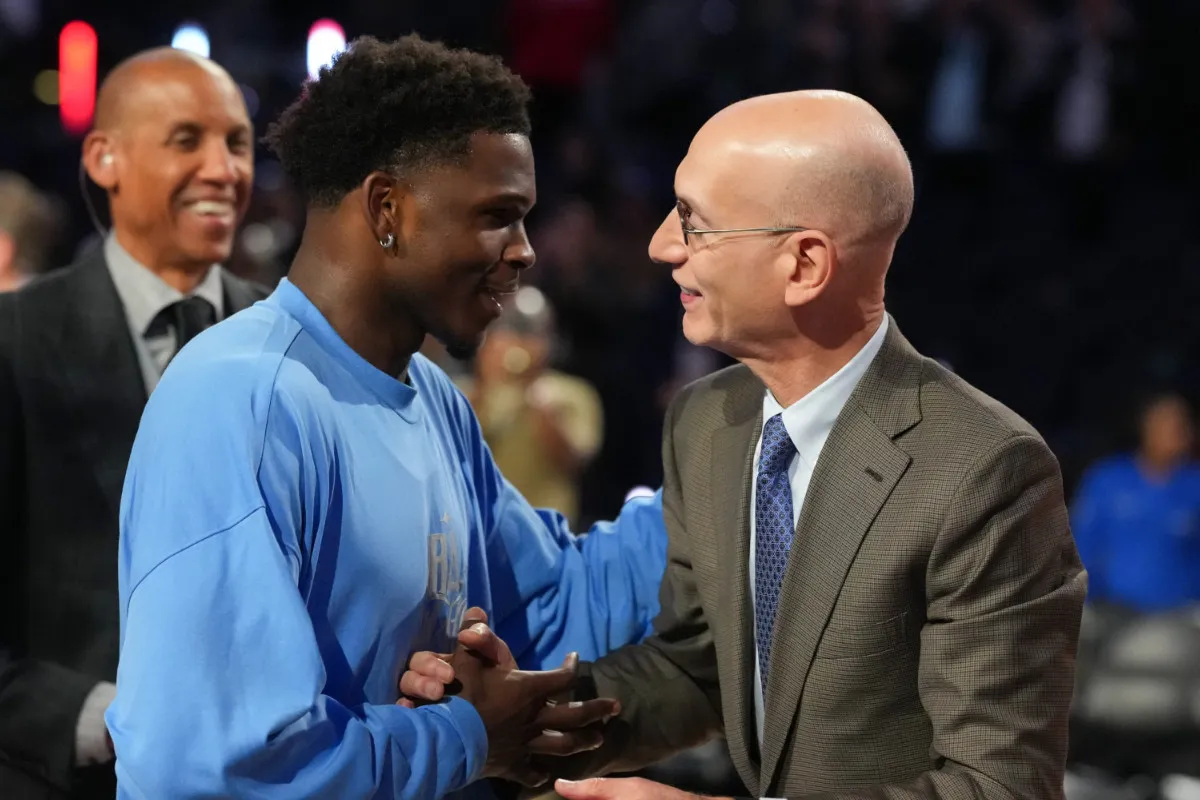 Adam Silver et Anthony Edwards