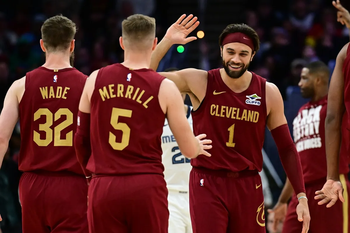 La joie des Cleveland Cavaliers et de Max Strus contre les Memphis Grizzlies