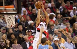 Nicolas Batum gêné au shoot par son genou