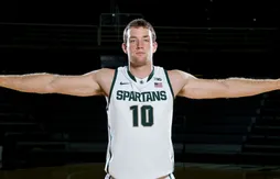 Matt Costello dans le giron des Spurs pour un “two way contract”