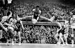 [collector] Les rebonds acrobatiques d’Oscar Robertson