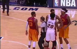 Hassan Whiteside et Paul George se chauffent