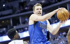 Dallas perd aussi David Lee…
