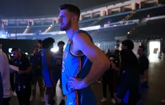 Dans les moments compliqués, Isaiah Hartenstein a trouvé les réponses dans la lecture