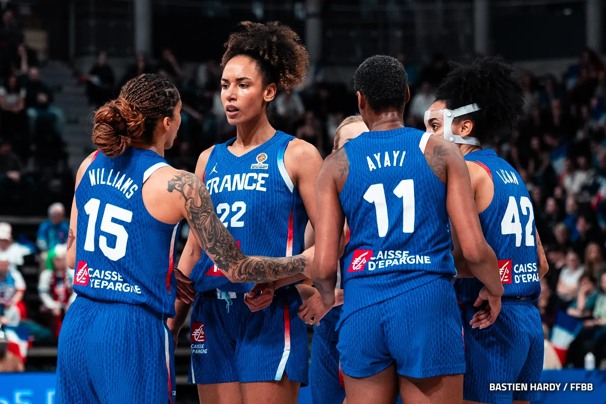 L'Equipe de France face à la Colombie