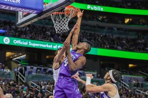 Les Hornets surprennent le Magic mais perdent Kon Knueppel