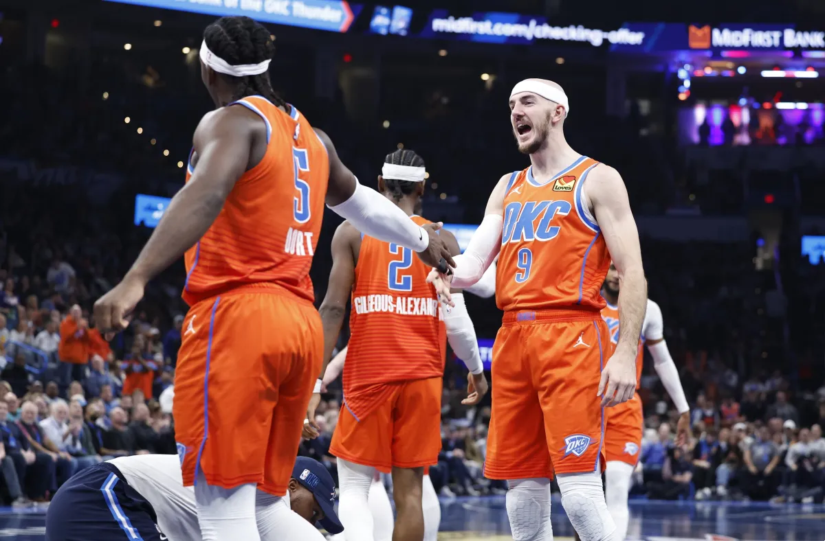 Alex Caruso, Lu Dort et les autres joueurs du Thunder