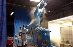 Une énorme statue publicitaire (4,5 mètres) de Paul Millsap à Atlanta !