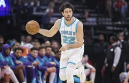 Vasilije Micic prend son mal en patience chez les Suns