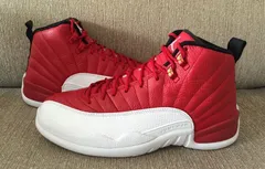 Une Air Jordan 12 rouge et blanche le 2 juillet