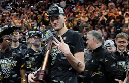 Draft 2024 | Invité dans la “Green Room”, Zach Edey préfère rester avec ses coéquipiers