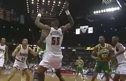 Jordan, Kobe, Kemp… Le Top 10 des plus beaux contres de Dikembe Mutombo