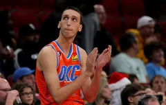 Le Thunder coupe Aleksej Pokusevski