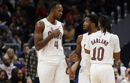 Et maintenant, c’est le mollet d’Evan Mobley qui lâche…