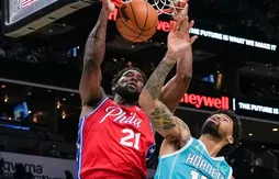 Le tandem Curry/Embiid vient encore à bout des Hornets