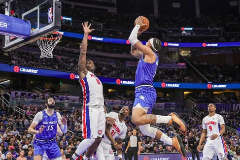 https://www.basketusa.com/thumbor/Lo_fdl6SpS1Fr2jH37Ce_ENh8oQ=/487x325/smart/filters:format(webp)/https%3A%2F%2Fmedia.basketusa.com%2Fmain%2F2026%2F04%2Fbanchero-pistons.jpg