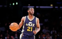 Jared Cunningham et Ian Clark peuvent sortir le champagne