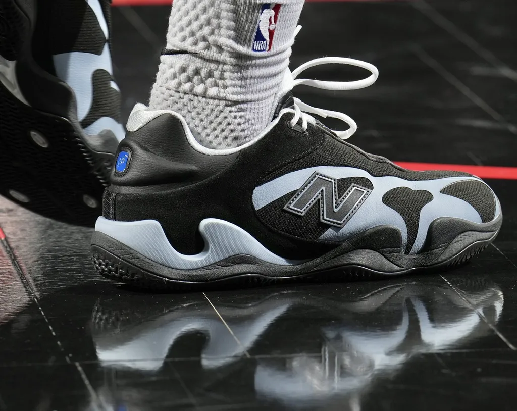 New Balance Maxey V1