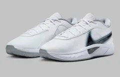 Test de chaussures | Une Giannis Freak 6 sur la pointe des pieds