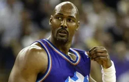 Le 7 avril 1998, le papy Karl Malone fait de la résistance avec 56 points contre Golden State