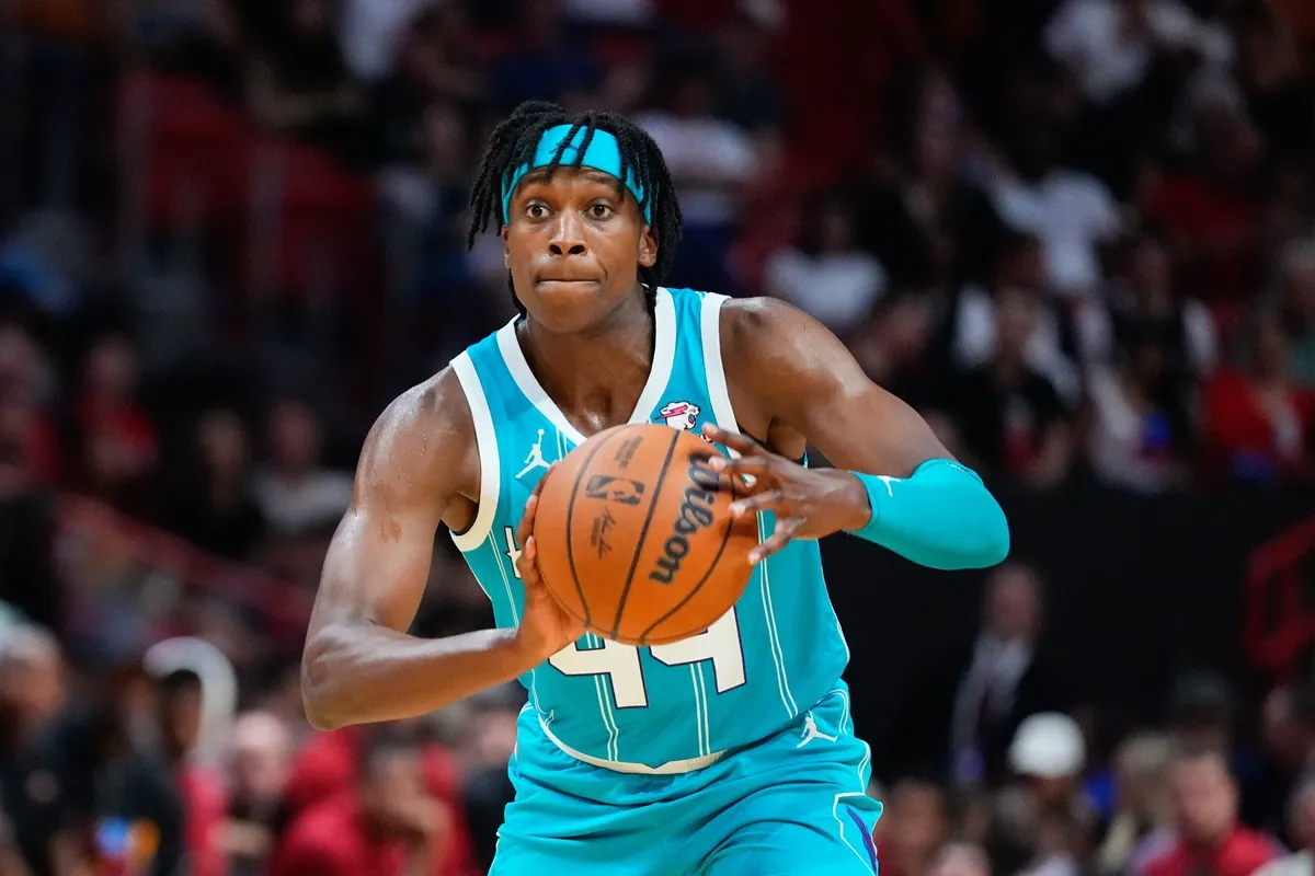 Frank Ntilikina rentre au pays et signe à Paris