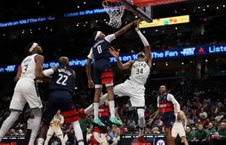 Bilal Coulibaly fêté pour sa défense sur Giannis Antetokounmpo