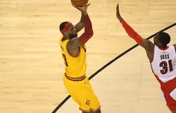 LeBron James égale le record de trois points des Cavaliers