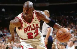 Le 4 avril 1996, les Bulls et Michael Jordan établissent deux records de victoires à domicile