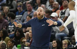 Taylor Jenkins fustige les arbitres