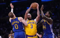 Steve Kerr pointe du doigt la “roublardise” des Lakers