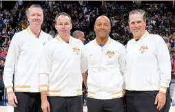 Les arbitres des Finals reçoivent leur Graal : la veste blanche