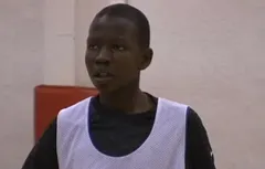 Les highlights du fils de Manute Bol : 2m09 à 14 ans