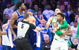 Quand Joel Embiid et Marcus Smart s’envoient au tapis chacun leur tour
