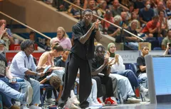 Dennis Schroder, le « prolongement » du staff des Hornets sur le parquet
